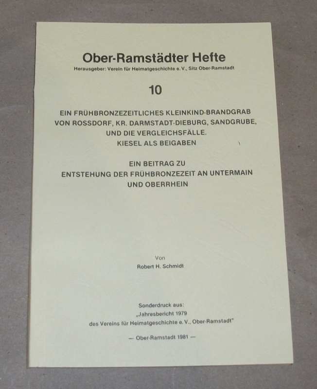 Schmidt, Ein frühbronzezeitliches Kleinkind-Brandgrab von Rossdorf