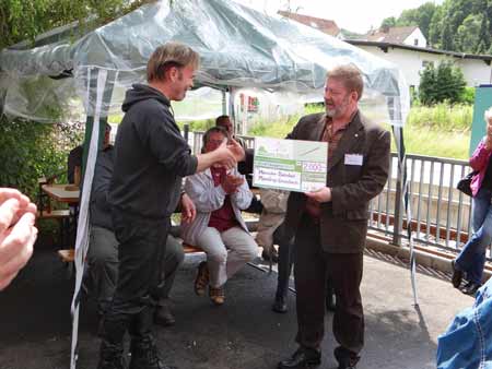 Scheck�bergabe F�rderwerk Natur bei Begr��ung